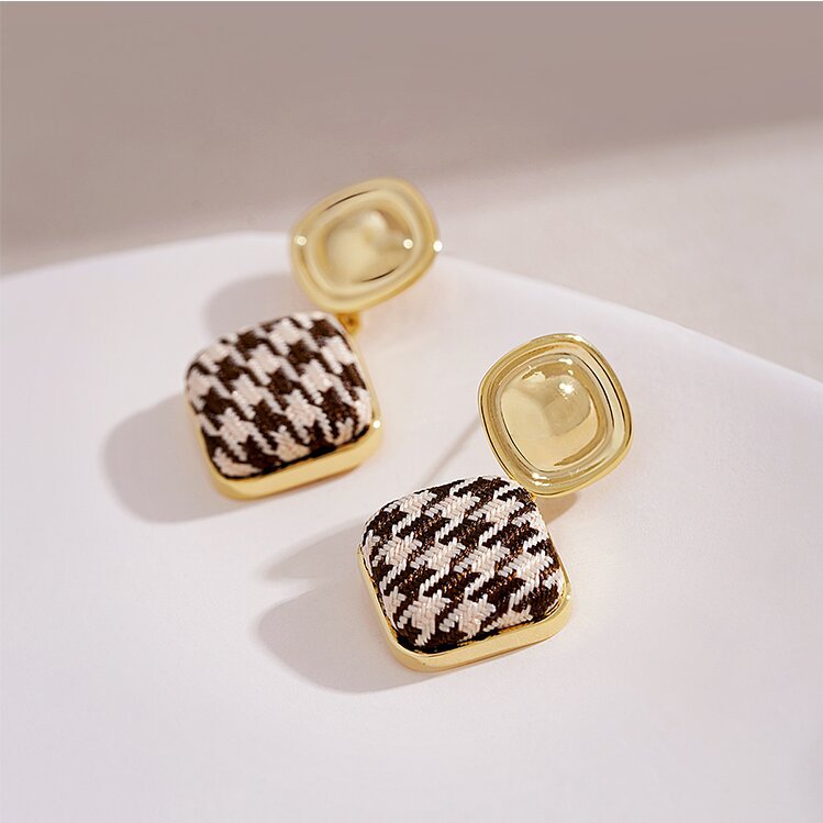 Hurmaava Korvarengas jokaiseen tilaisuuteen