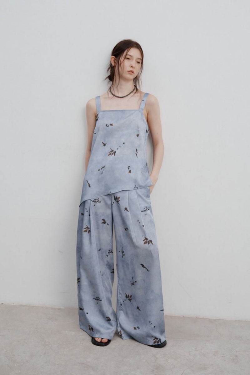 Beautifully Finished Top in a Timeless Design