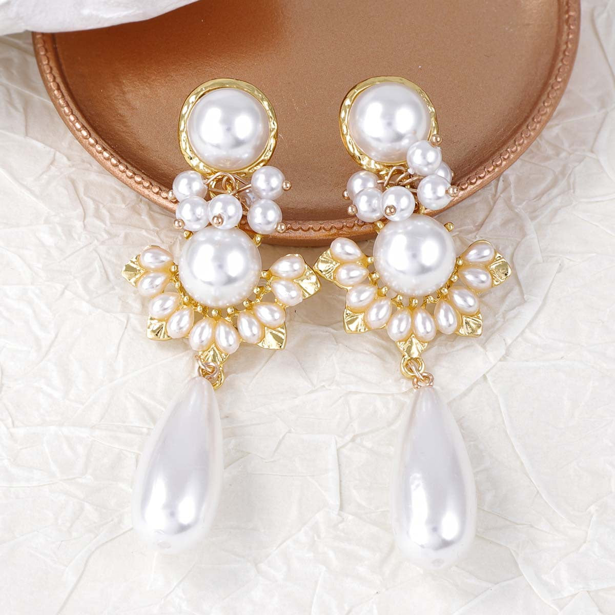 Hurmaava Helmi Korvarengas jokaiseen tilaisuuteen