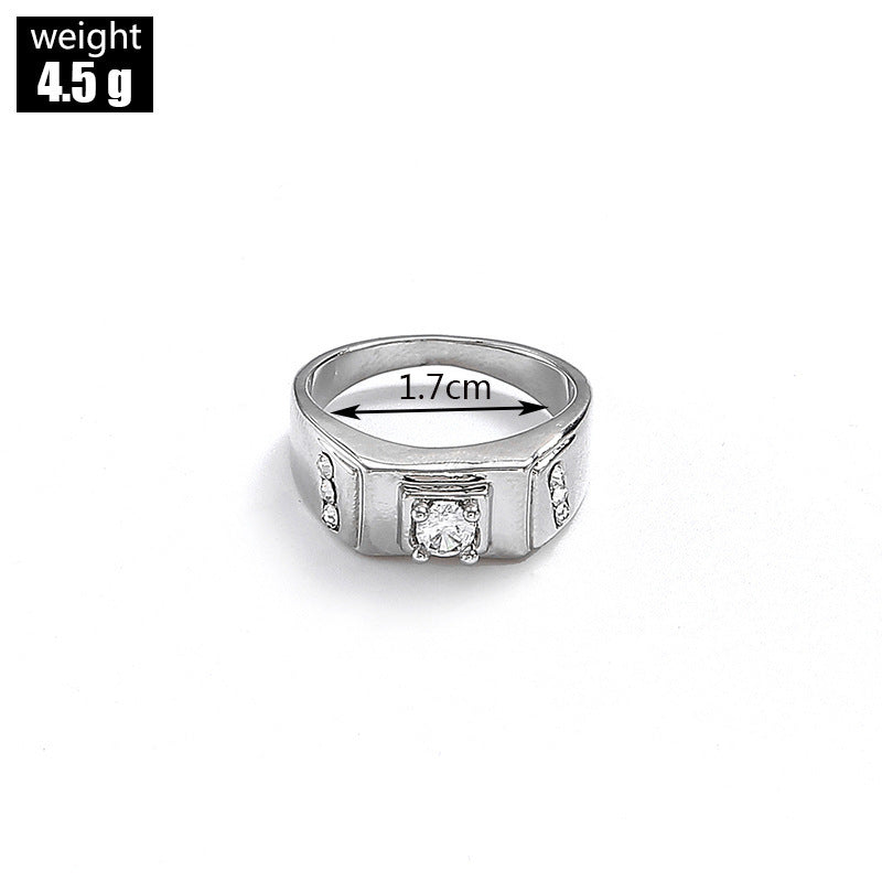 Klassinen Sormus ajattomalla viehätyksellä