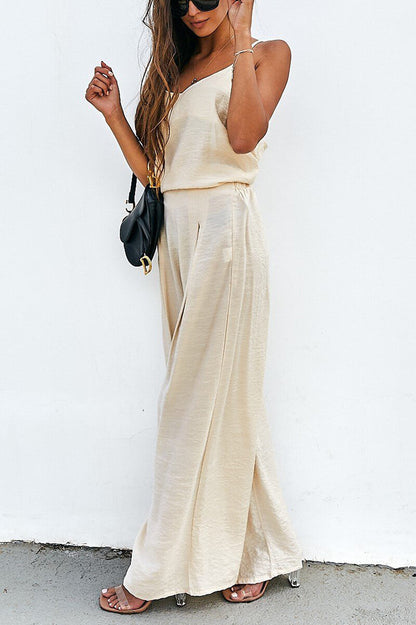 Effortlessly Elegant Pants with a Timeless Design