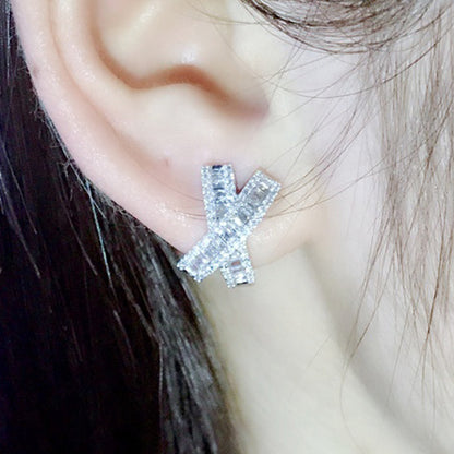 Kaunis Korvarengas ainutlaatuisella tyylillä