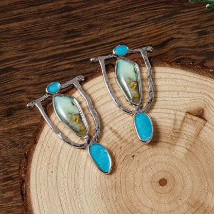 Klassinen Sormus ajattomalla viehätyksellä