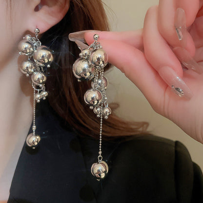 Kaunis Korvarengas ainutlaatuisella tyylillä