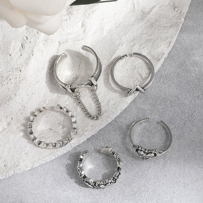 Klassinen Korusetti ajattomalla viehätyksellä