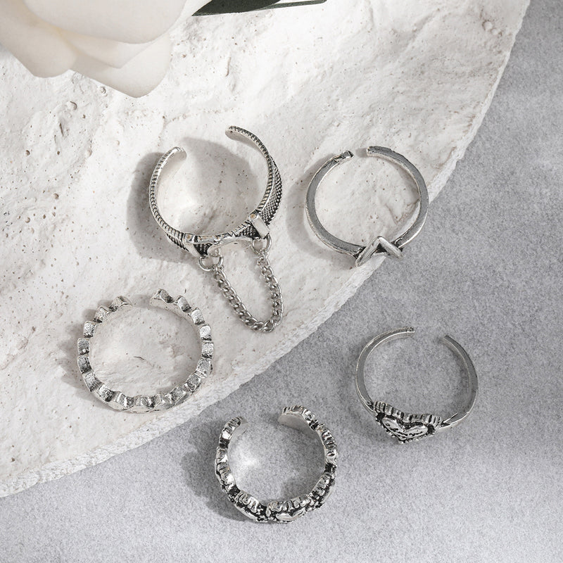 Klassinen Korusetti ajattomalla viehätyksellä