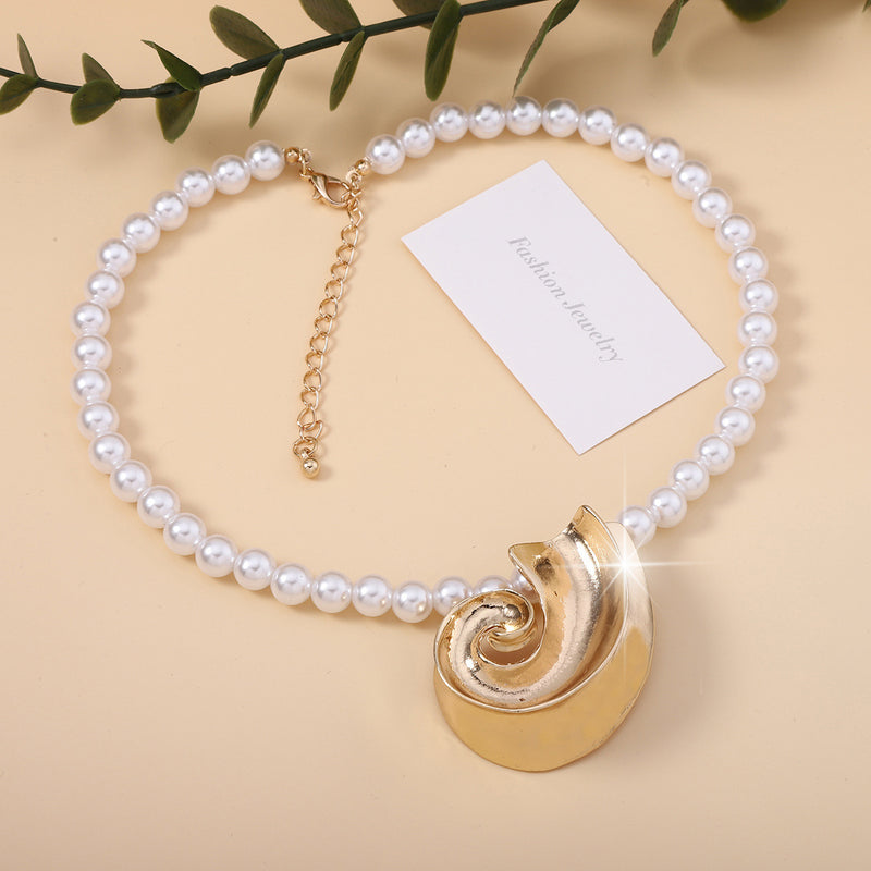 Klassinen Helmi Ketju ajattomalla viehätyksellä