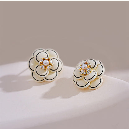 Elegantti Korvarengas jokaiseen tilaisuuteen