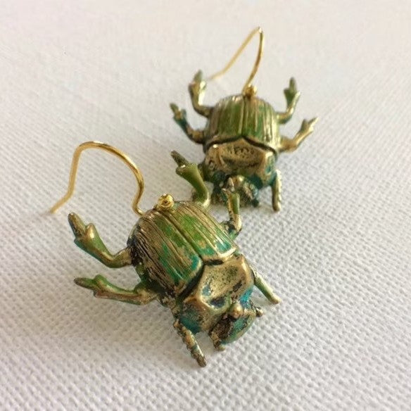 Kaunis Korvarengas ainutlaatuisella tyylillä