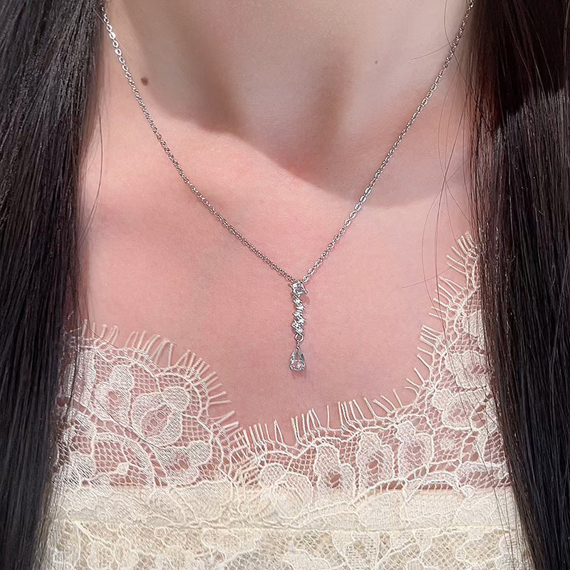 Hurmaava Kaulakoru jokaiseen tilaisuuteen