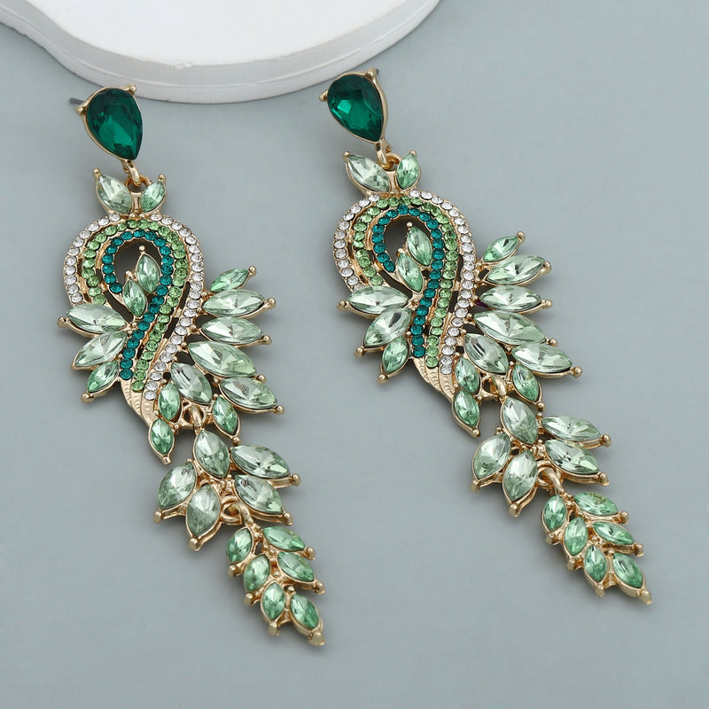 Kaunis Korvarengas ainutlaatuisella tyylillä