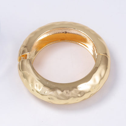 Kaunis Rannekoru ainutlaatuisella tyylillä