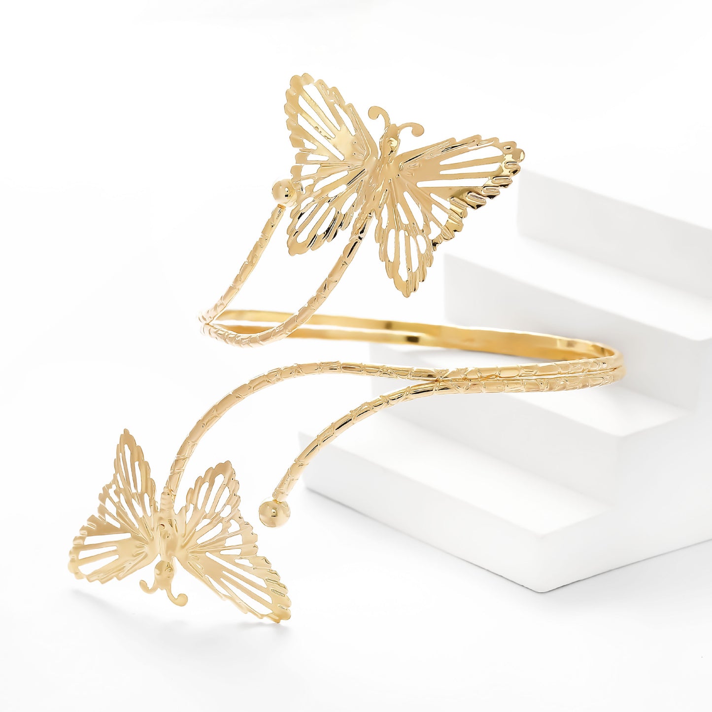 Kaunis Rannekoru ainutlaatuisella tyylillä