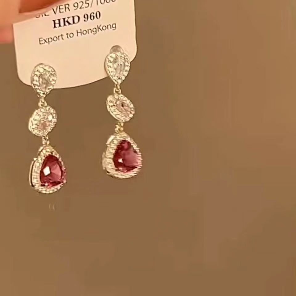 Elegantti Korvarengas jokaiseen tilaisuuteen