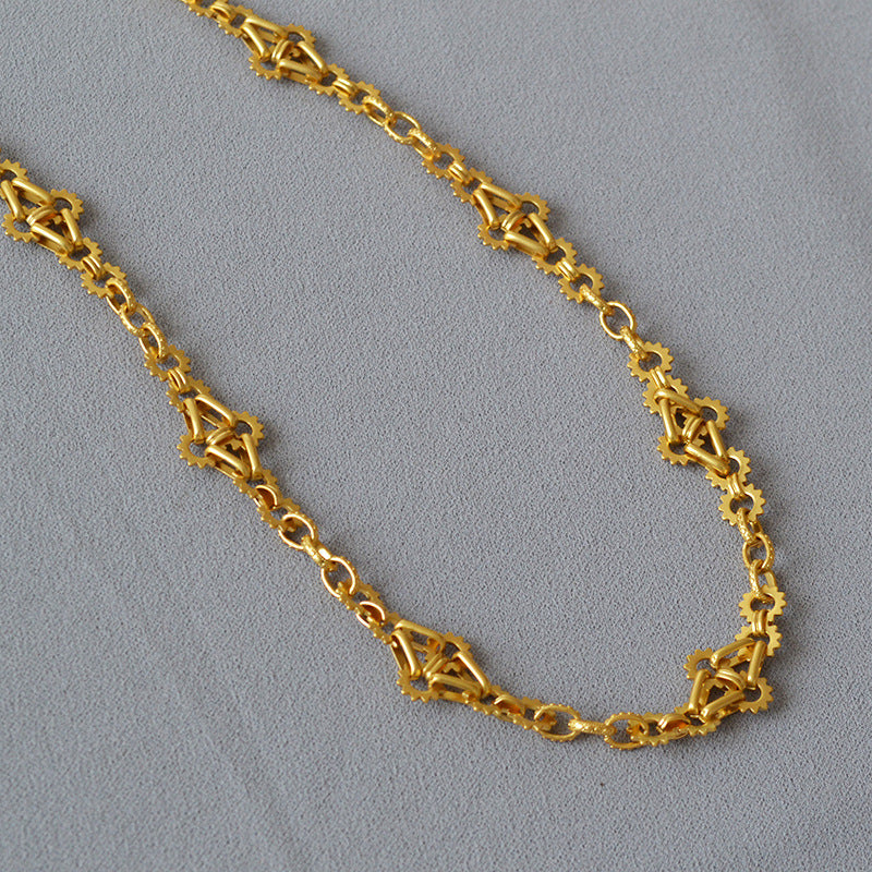 Kaunis Kulta Kaulakoru ainutlaatuisella tyylillä