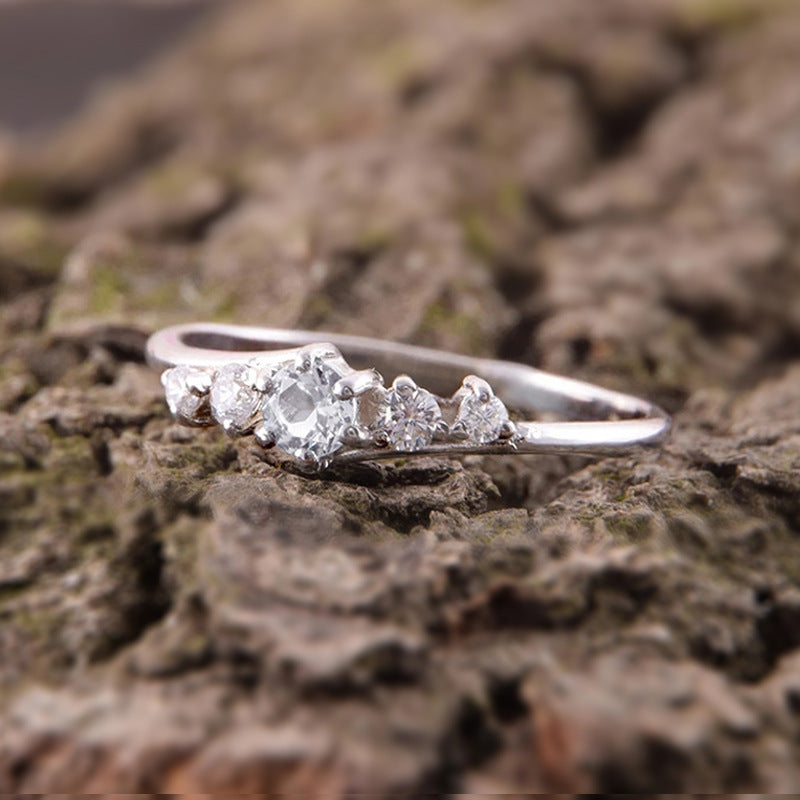 Elegantti Sormus jokaiseen tilaisuuteen