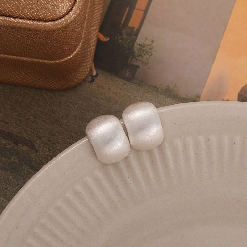 Hurmaava Hopea Korvarengas jokaiseen tilaisuuteen