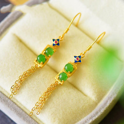 Kaunis Hopea Korvarengas ainutlaatuisella tyylillä