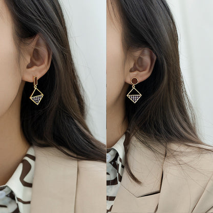 Elegantti Korvarengas jokaiseen tilaisuuteen