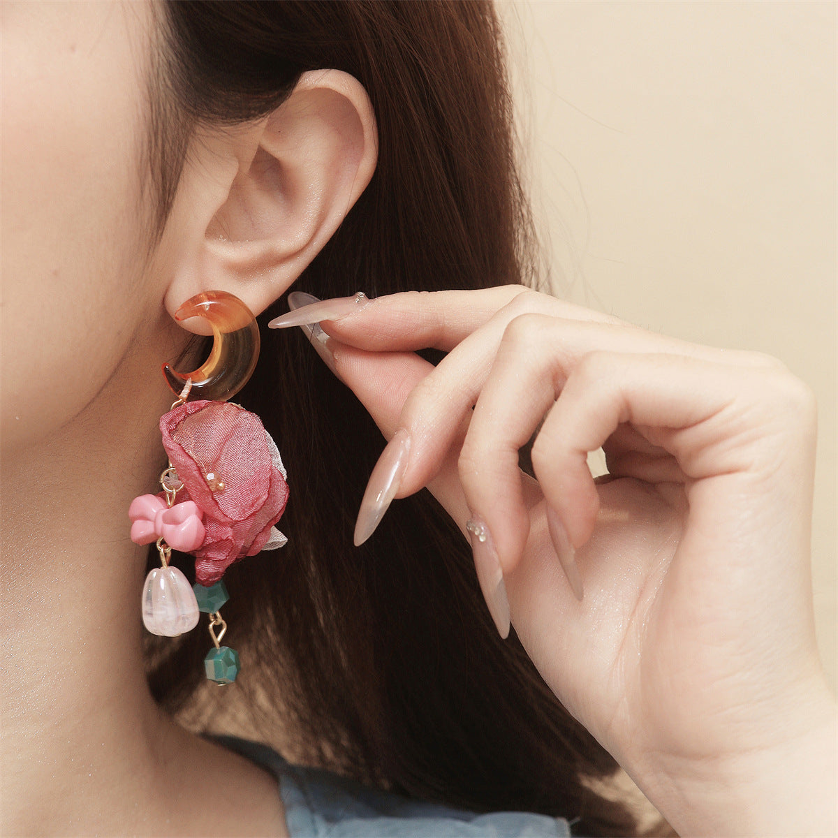 Klassinen Korvarengas ajattomalla viehätyksellä