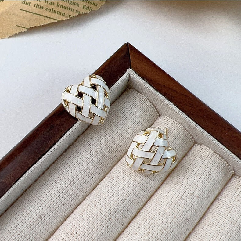 Herkkä käsityö Korvarengas