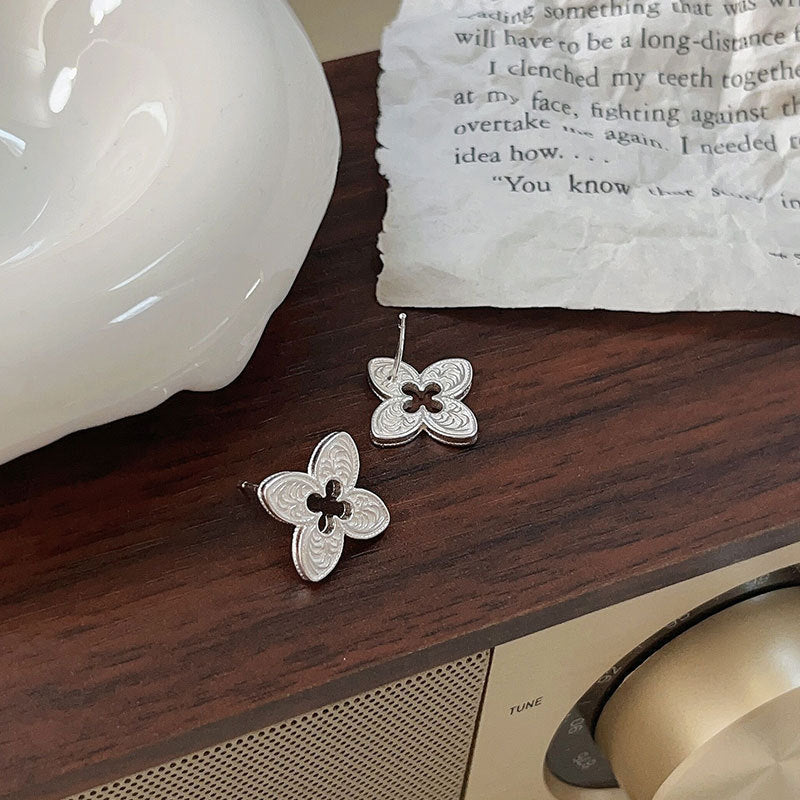 Kaunis Koru ainutlaatuisella tyylillä