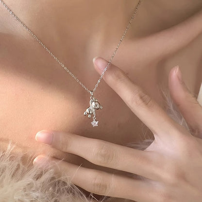 Klassinen Kaulakoru ajattomalla viehätyksellä