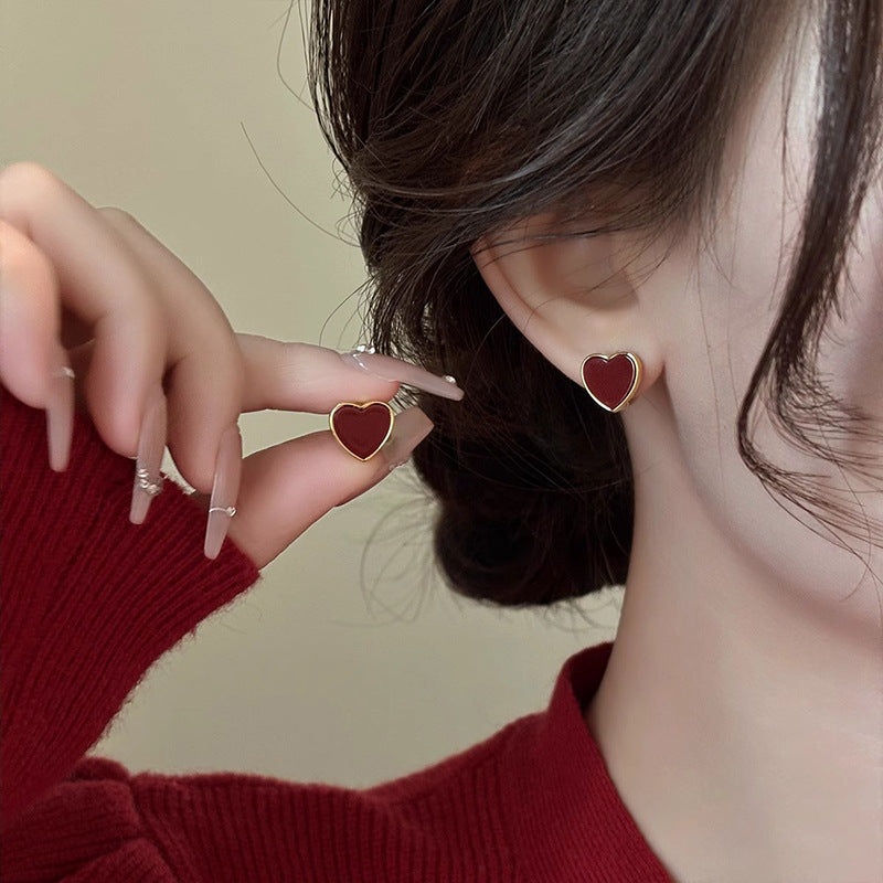 Kaunis Korvarengas ainutlaatuisella tyylillä