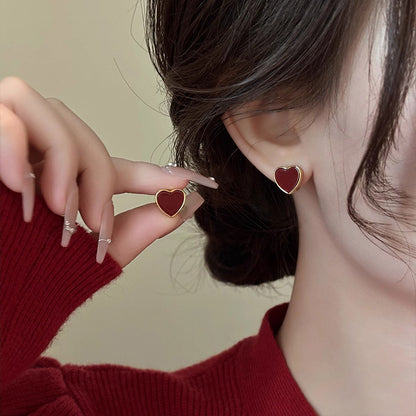 Kaunis Korvarengas ainutlaatuisella tyylillä