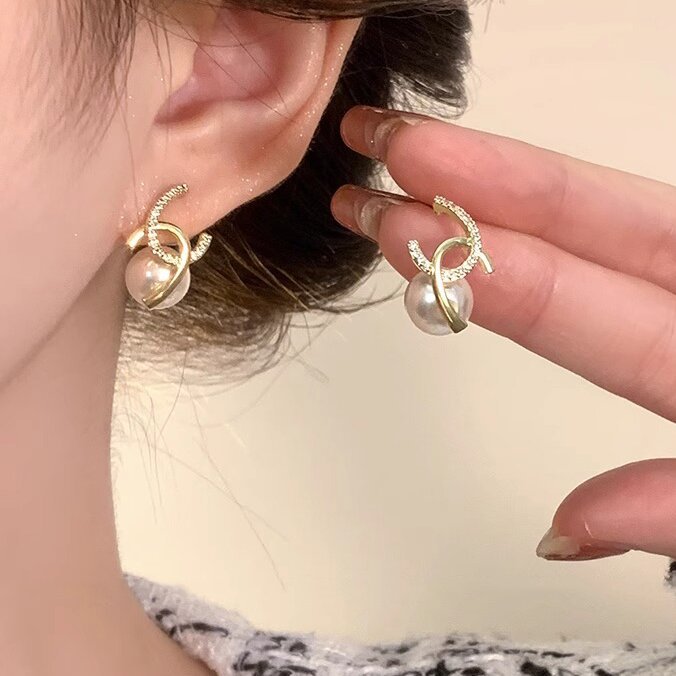 Käsintehty vintage Helmi Korvarengas