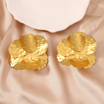 Hurmaava Korvarengas jokaiseen tilaisuuteen