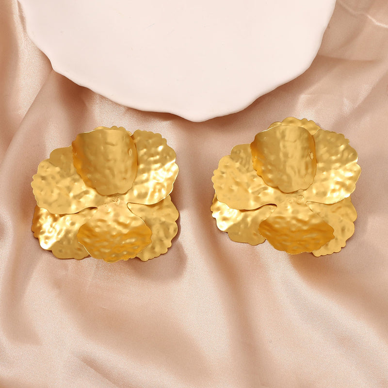 Hurmaava Korvarengas jokaiseen tilaisuuteen