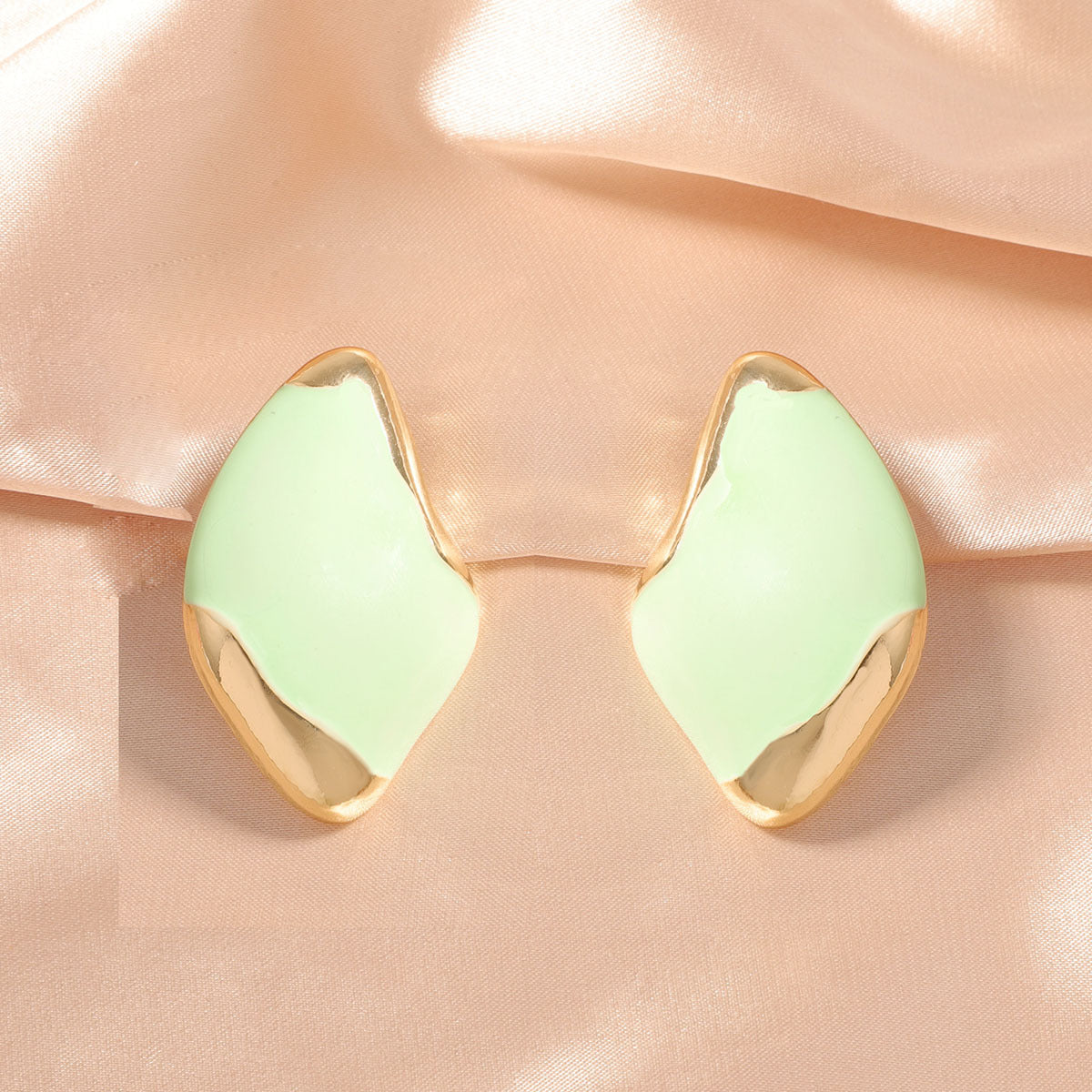 Hurmaava Koru jokaiseen tilaisuuteen