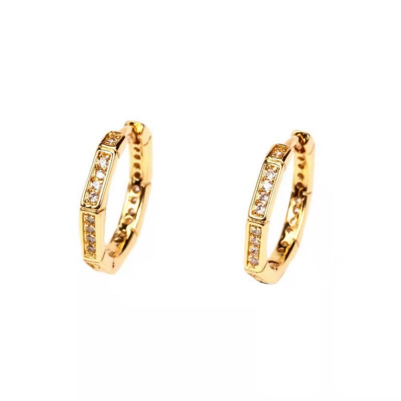 Kaunis Korvarengas ainutlaatuisella tyylillä