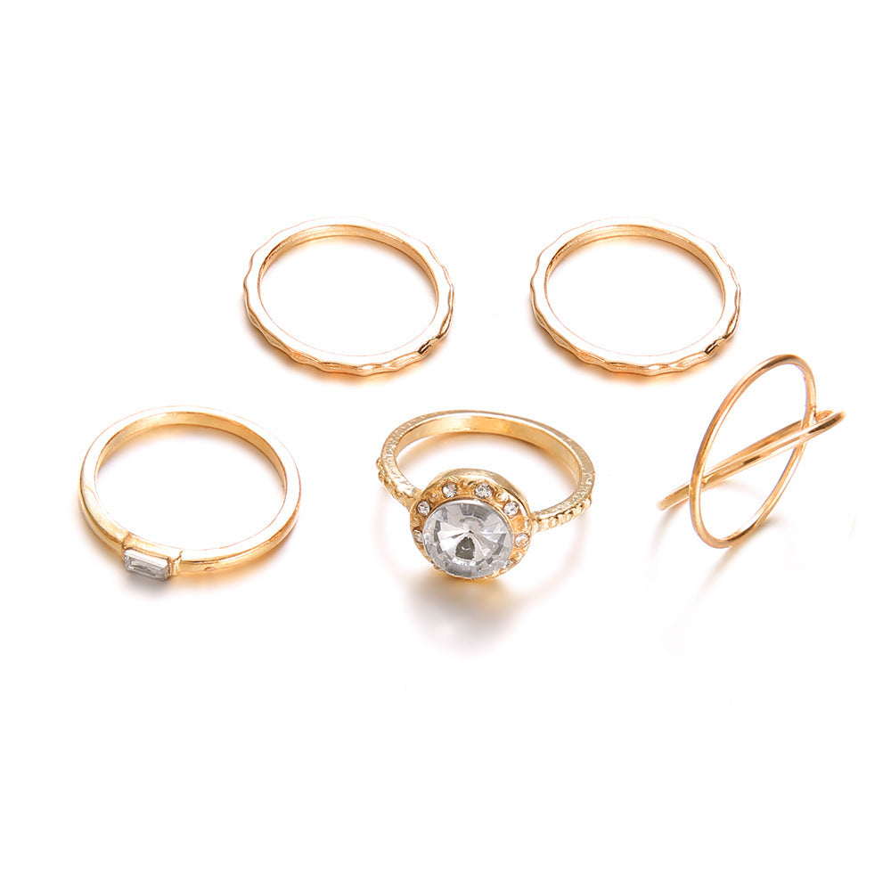 Elegantti Kulta Korusetti jokaiseen tilaisuuteen