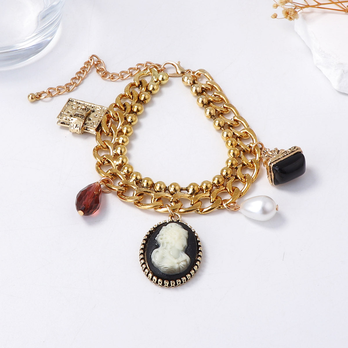 Kaunis Koru ainutlaatuisella tyylillä