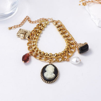 Kaunis Koru ainutlaatuisella tyylillä