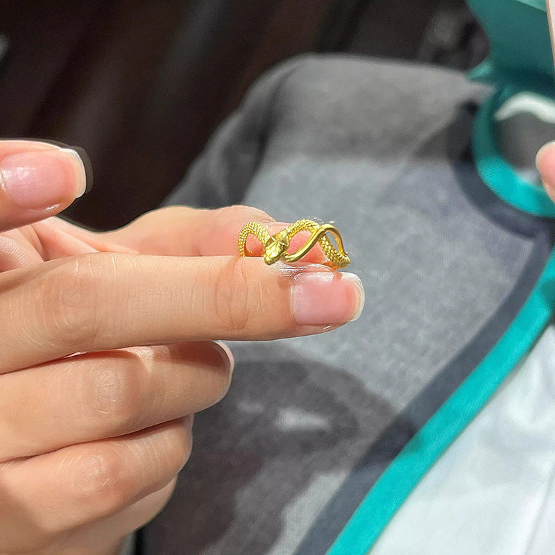 Klassinen Kulta Sormus ajattomalla viehätyksellä