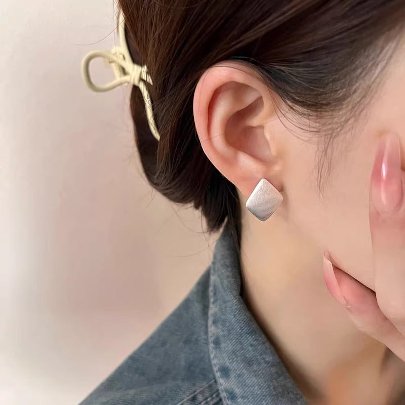 Hurmaava Korvarengas jokaiseen tilaisuuteen