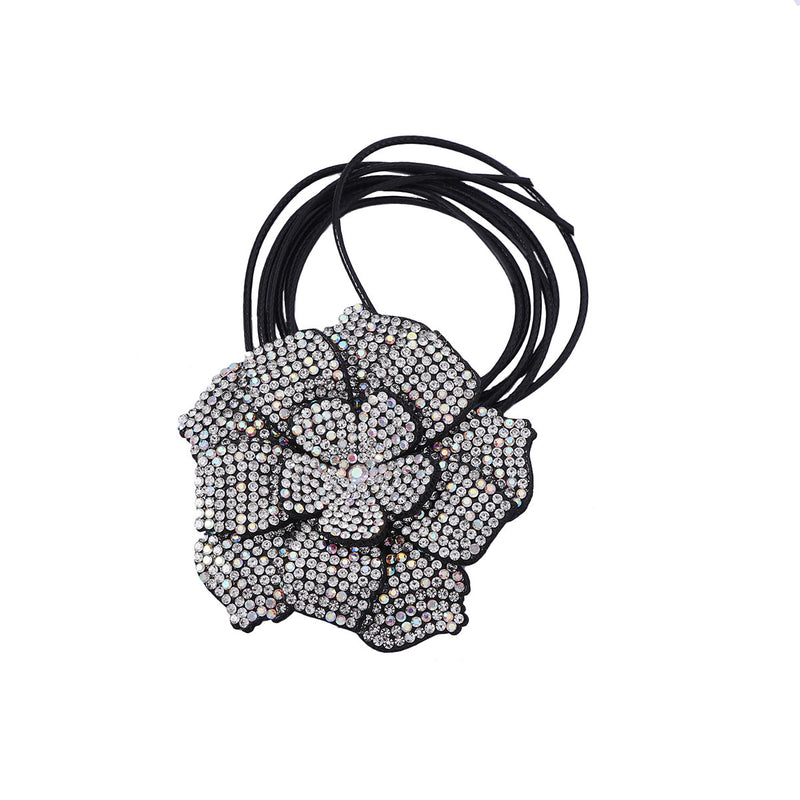 Hurmaava Kaulakoru jokaiseen tilaisuuteen