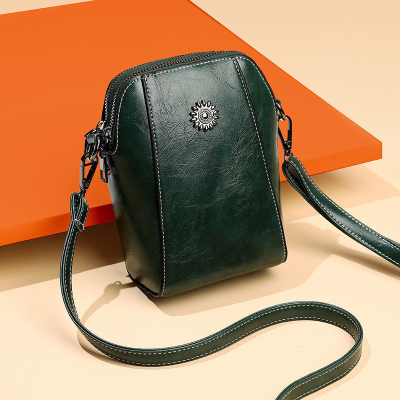 Gracefully Styled Bag for Any Occasion