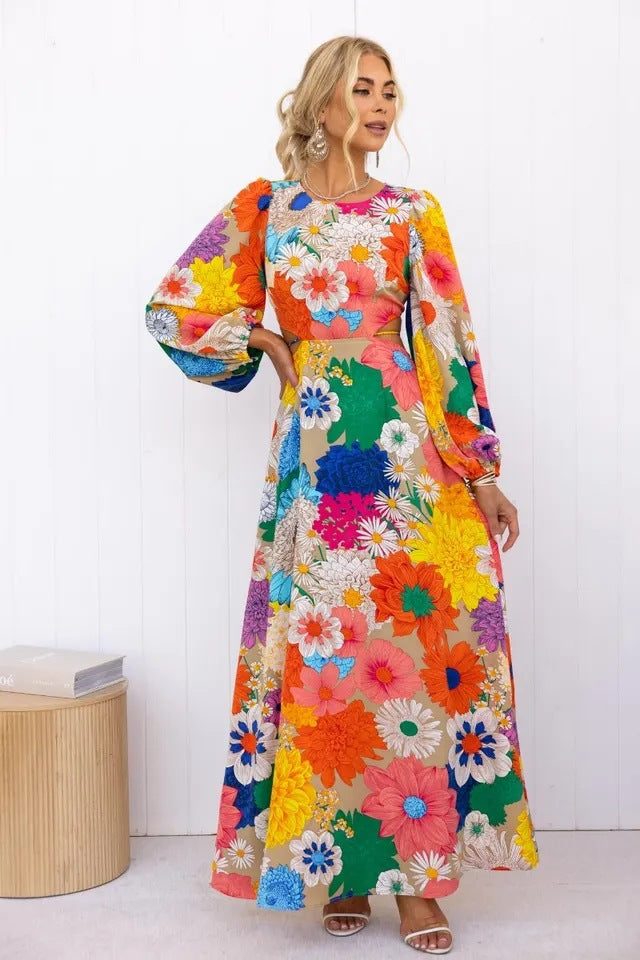 Classic Vintage Dress with a Flattering Fit