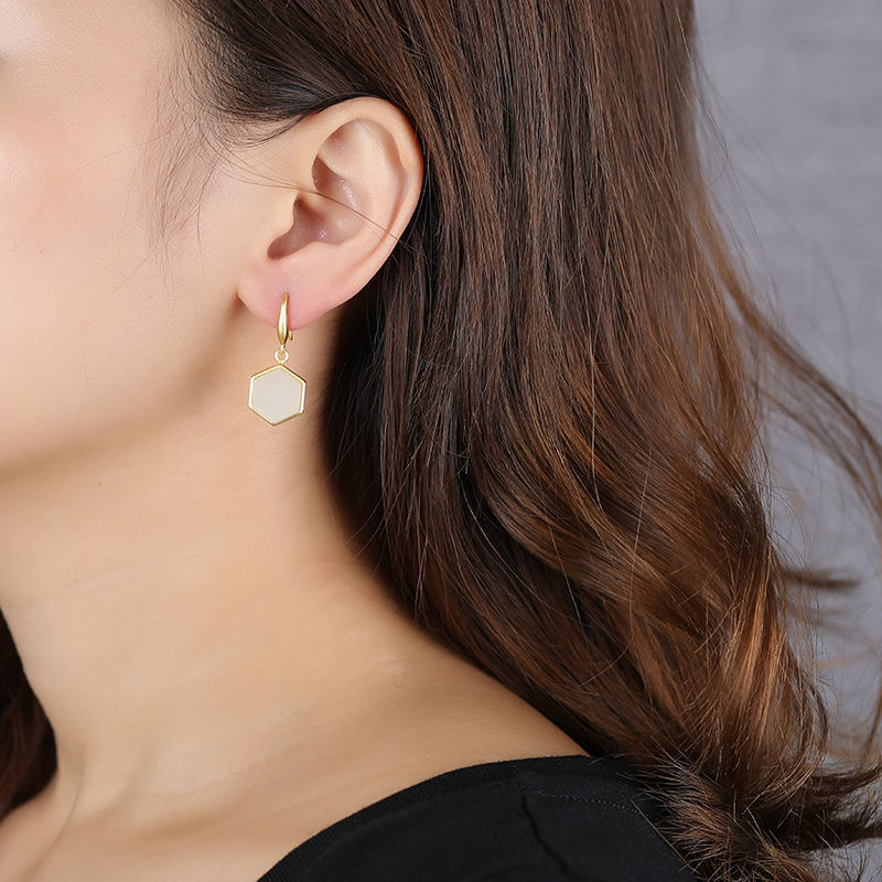 Hurmaava Kulta Korvarengas jokaiseen tilaisuuteen