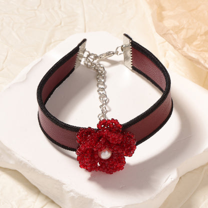 Hurmaava Korusetti jokaiseen tilaisuuteen