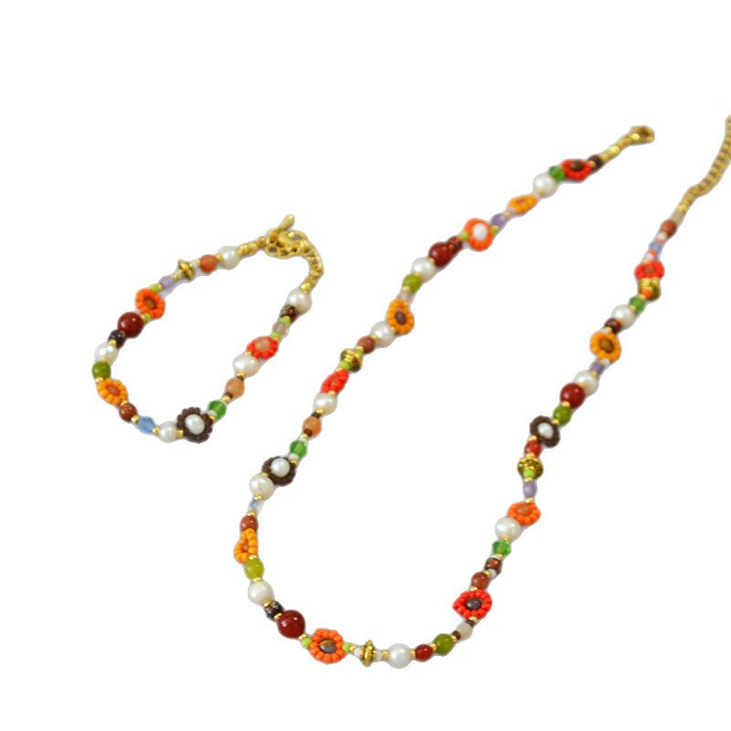 Käsintehty vintage Kaulakoru