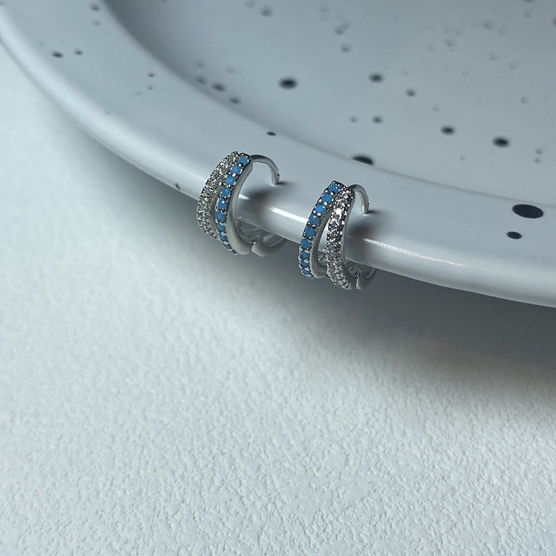 Kaunis Korvarengas ainutlaatuisella tyylillä