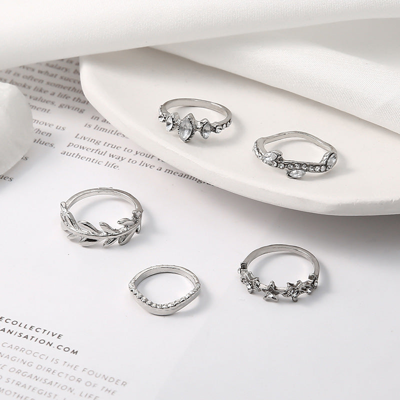 Kaunis Sormus ainutlaatuisella tyylillä