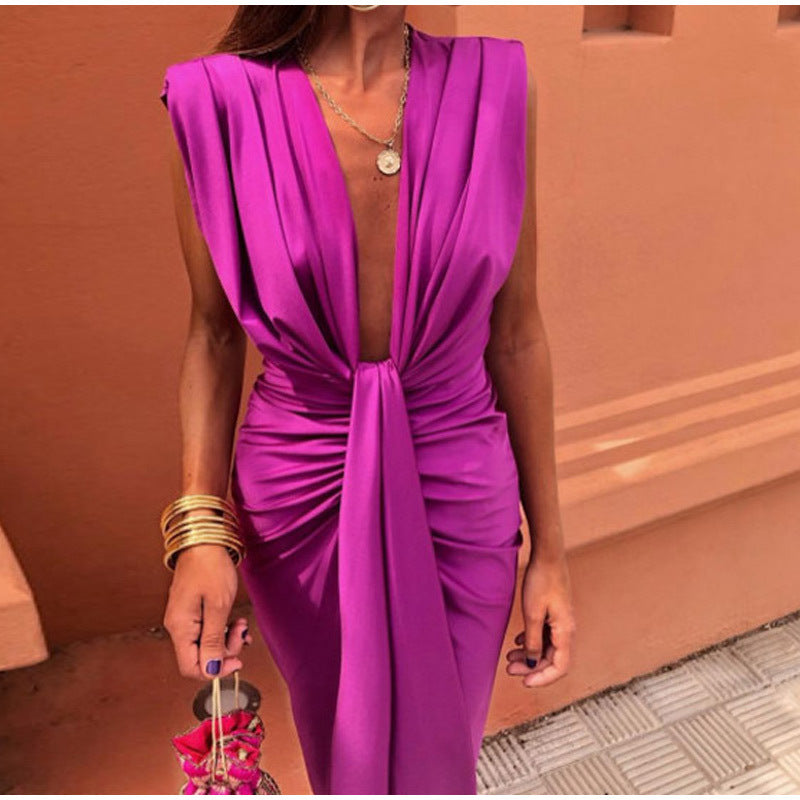 Well Tailored Dress with a Graceful Silhouette