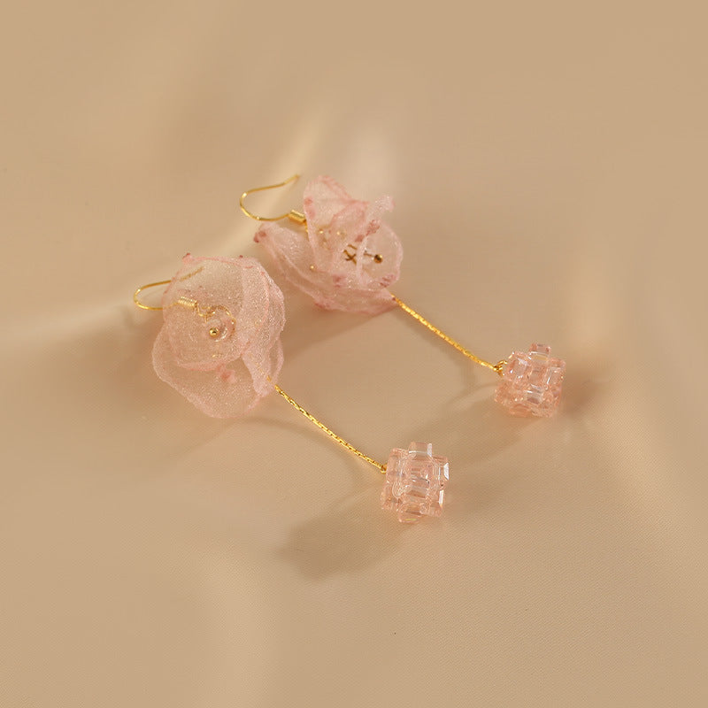 Elegantti Korvarengas jokaiseen tilaisuuteen