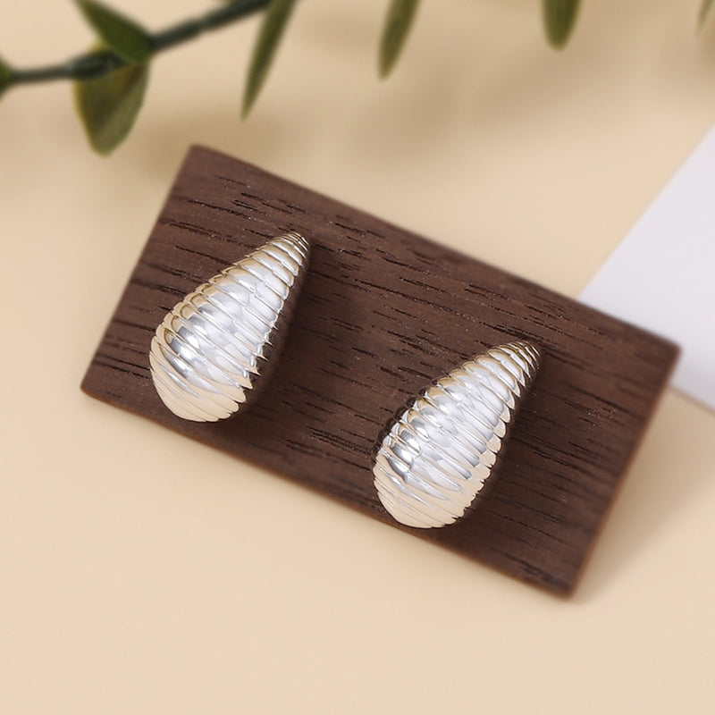 Klassinen Korvarengas ajattomalla viehätyksellä